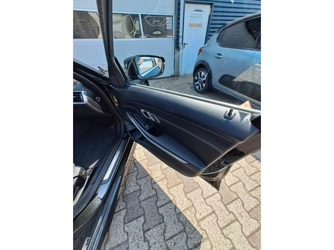 BMW 3-SERIE 330I HIGH EXE. ED.