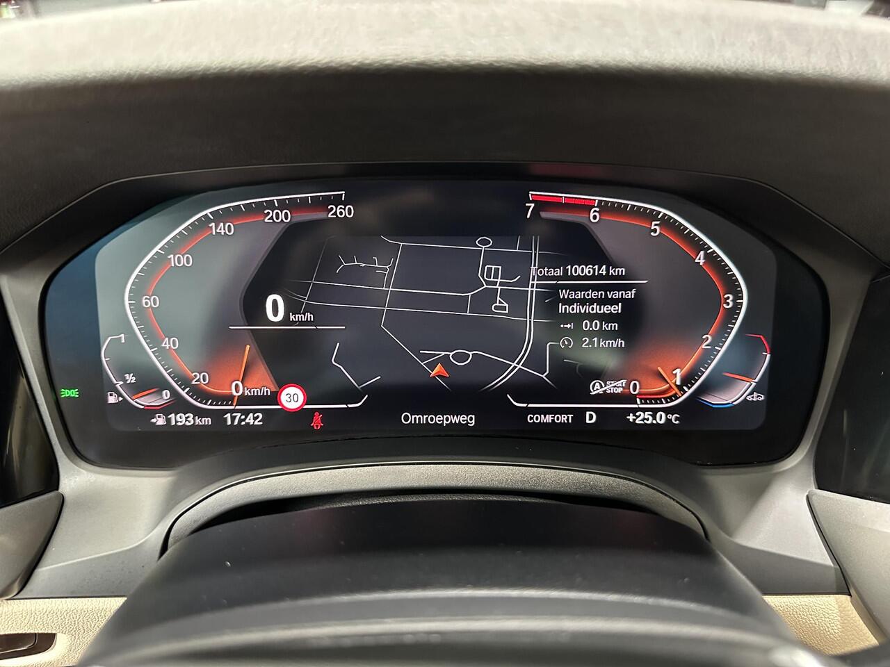 BMW 3-SERIE Touring 330i High Executive Edition Apple carplay| Live cockpit | Privacy glass