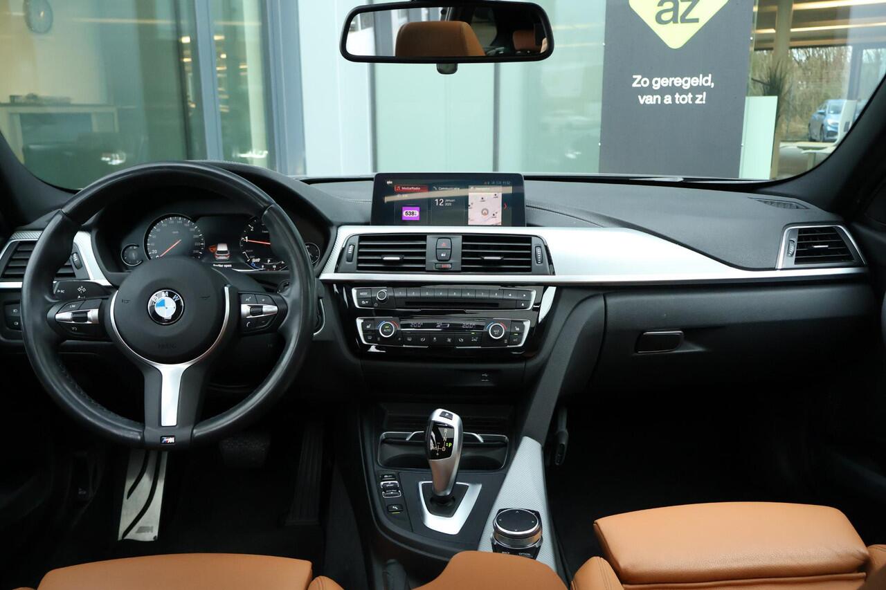 BMW 3-SERIE Touring 318i M Sport / Panorama / Trekhaak / Camera
