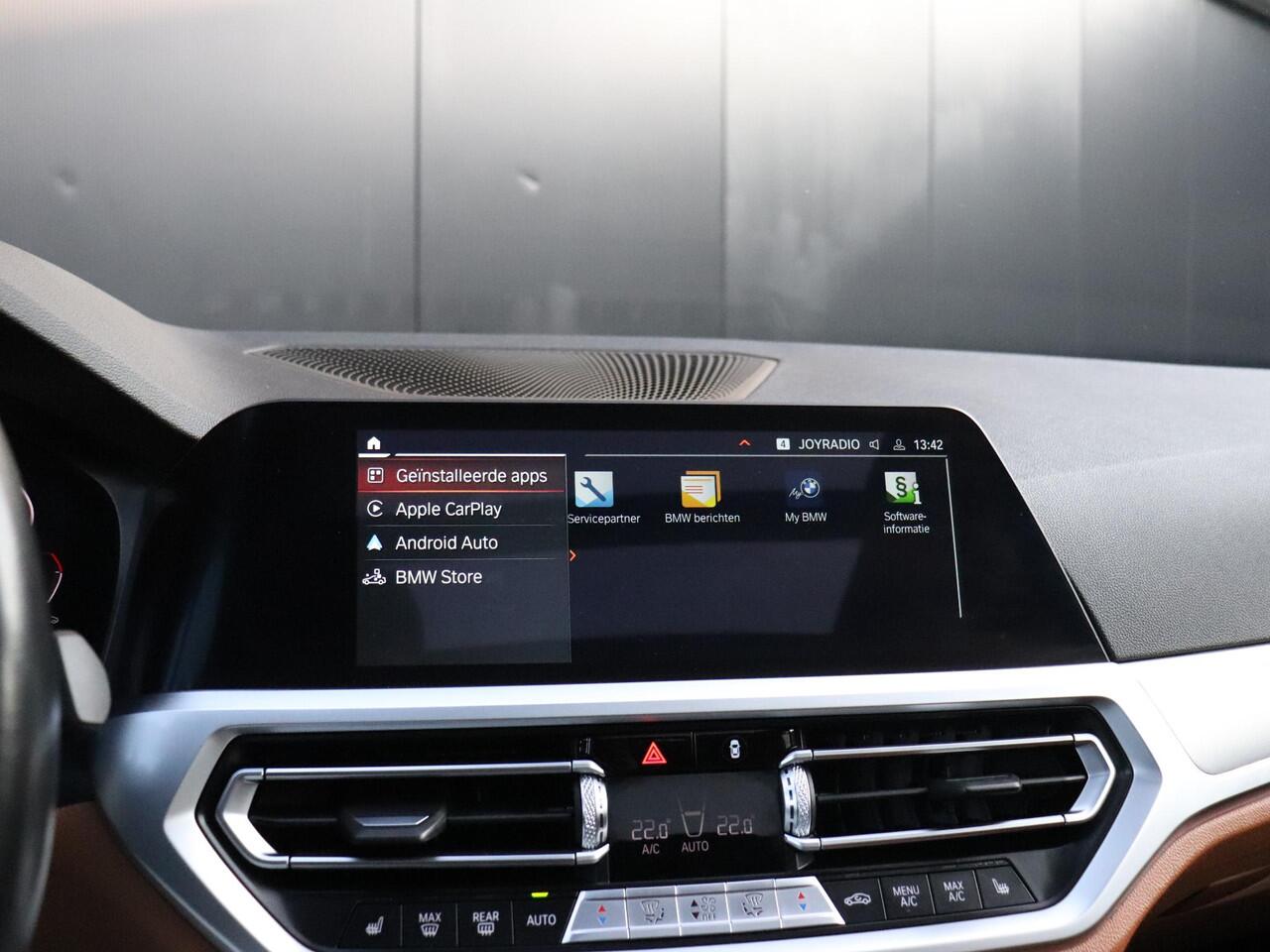 BMW 3-SERIE Touring 330i High Executive Edition | M SPORT | LEDER | PANO-DAK | 360° CAMERA | CRUISE | APPLE CARPLAY | STOELVERW. |