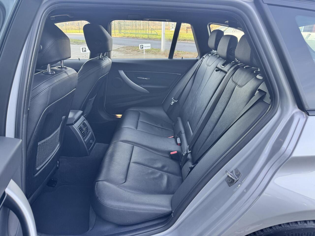 BMW 3-SERIE Touring 318i M Sport | Leder | Automaat | CarPlay | Full Led | 18 inch