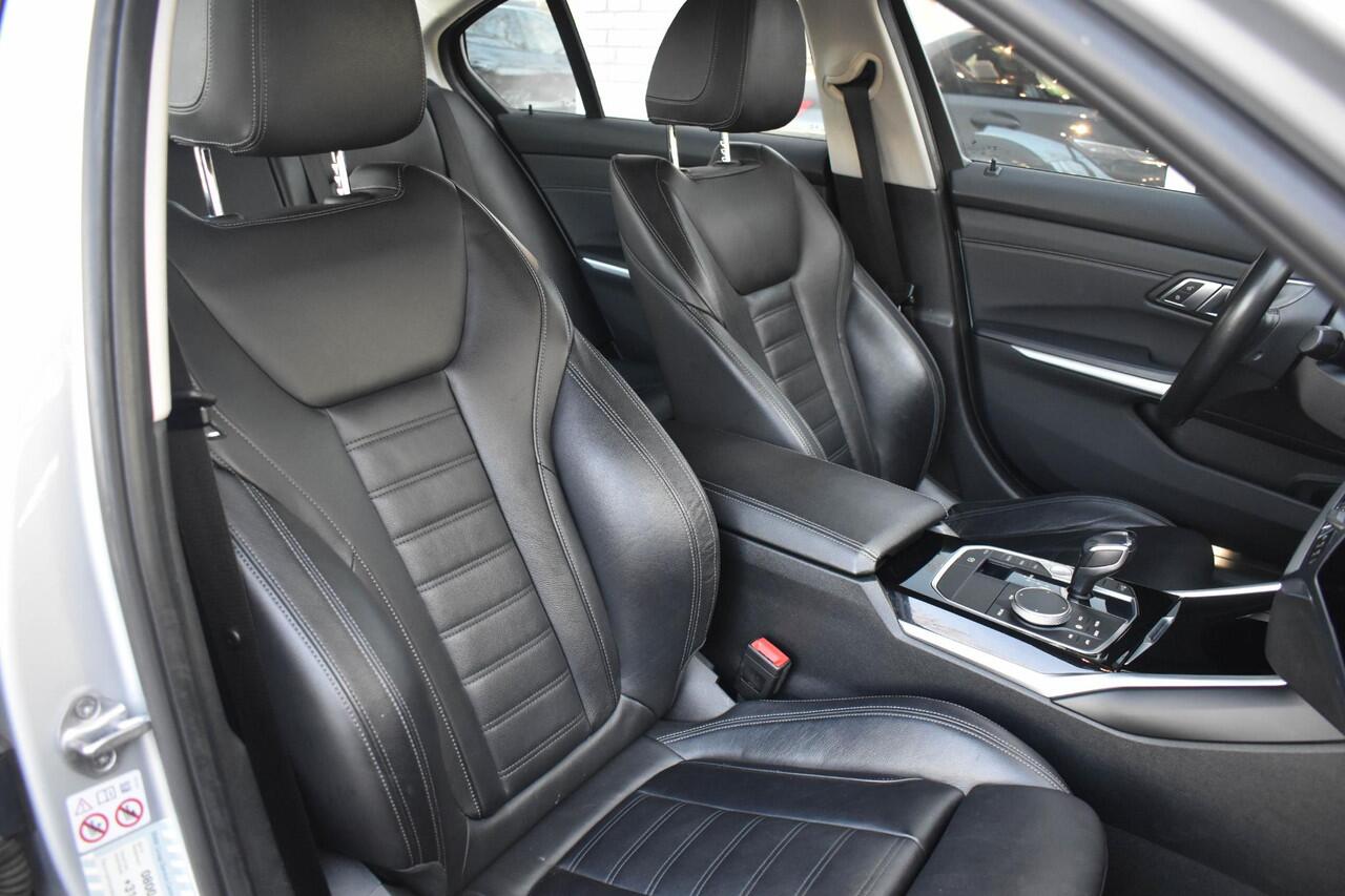 BMW 3-SERIE 330e High Executive Aut. Leder Navi Carplay Stoelverwarming HiFi