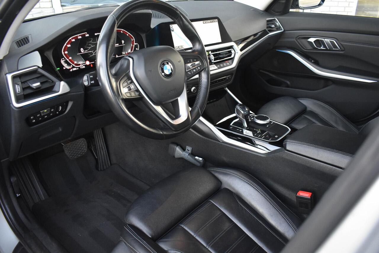 BMW 3-SERIE 330e High Executive Aut. Leder Navi Carplay Stoelverwarming HiFi
