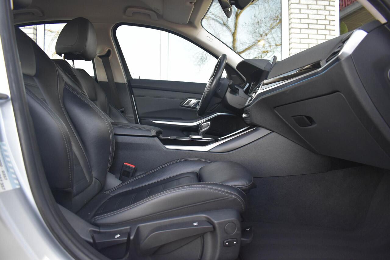 BMW 3-SERIE 330e High Executive Aut. Leder Navi Carplay Stoelverwarming HiFi