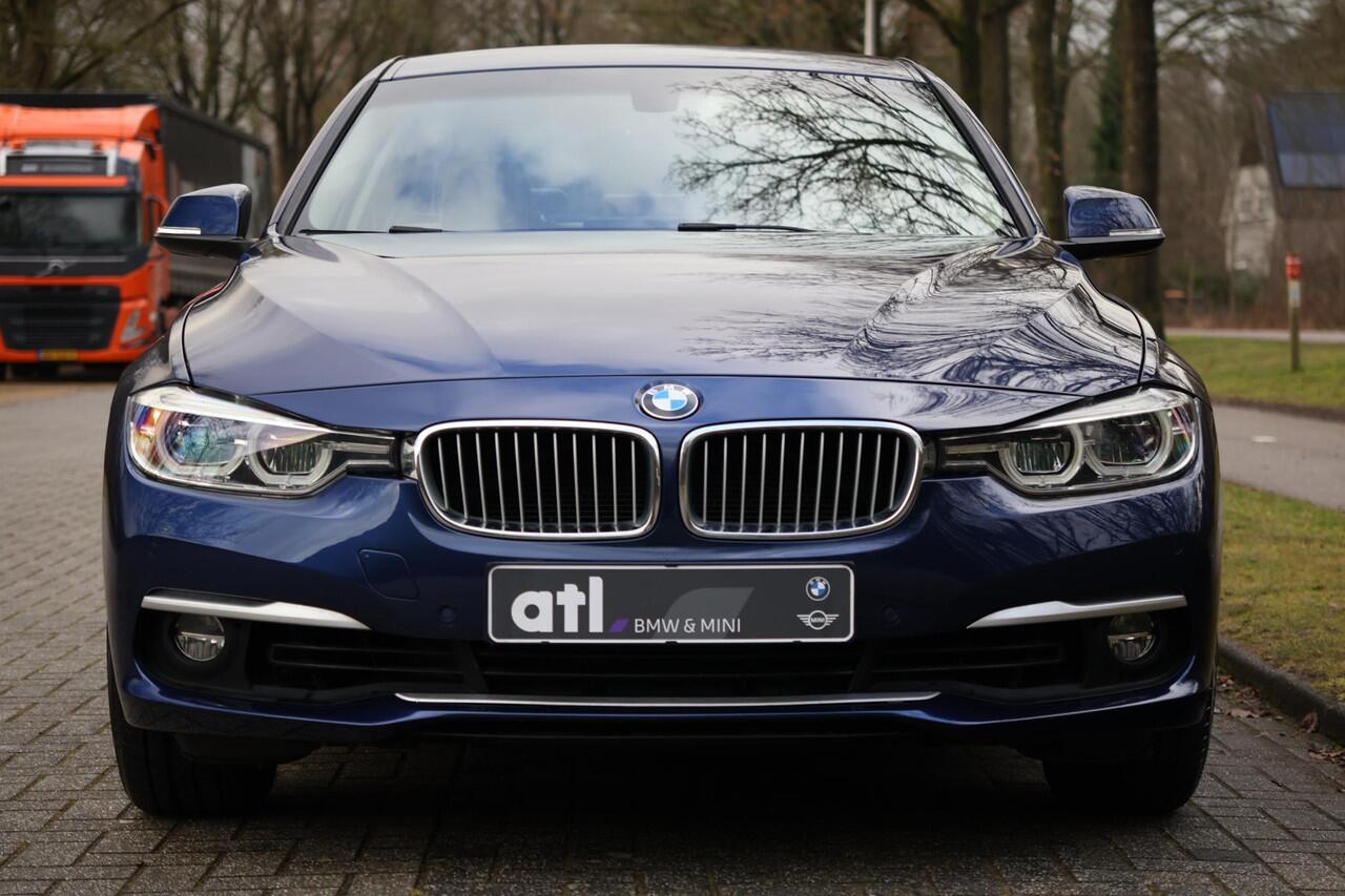 BMW 3-SERIE 318i Luxury Edition AUT | Leder | Navi Pro | LED | Camera | Stoelverwarm. | Hifi | Clima | Alarm kl.3 | PDC v+a | Etc.