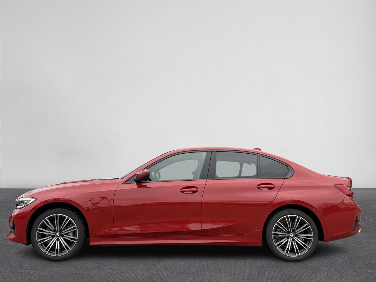 BMW 3-SERIE 330e High Executive | Laser | Harman Kardon | Leer + Memory | HUD | ACC | Stoelverw. ( Vestiging - Nieuwegein)