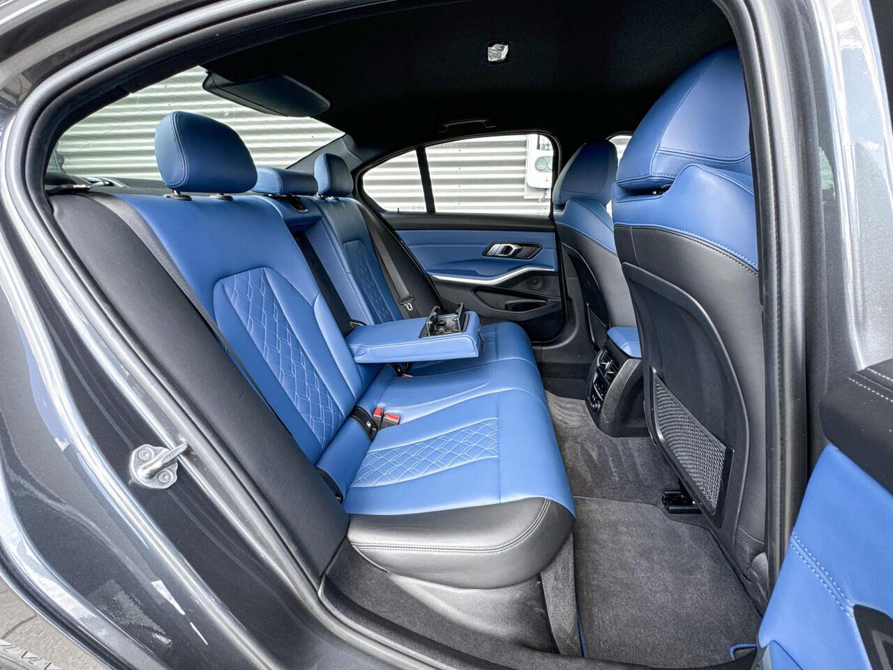 BMW 3-SERIE Sedan 330e Individual Edition Nappa leder interieur / Selections