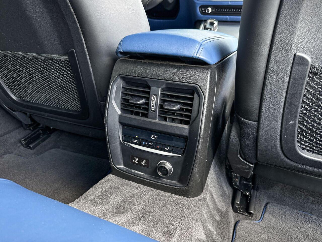 BMW 3-SERIE Sedan 330e Individual Edition Nappa leder interieur / Selections