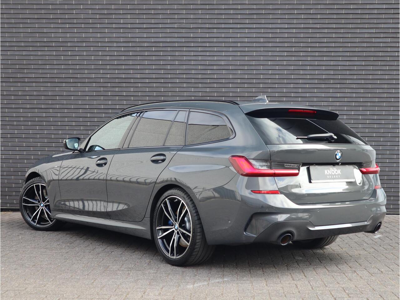 BMW 3-SERIE Touring 320i High Executive M Sport / Panodak / Sportleder / Adaptive Cruise / Apple CarPlay