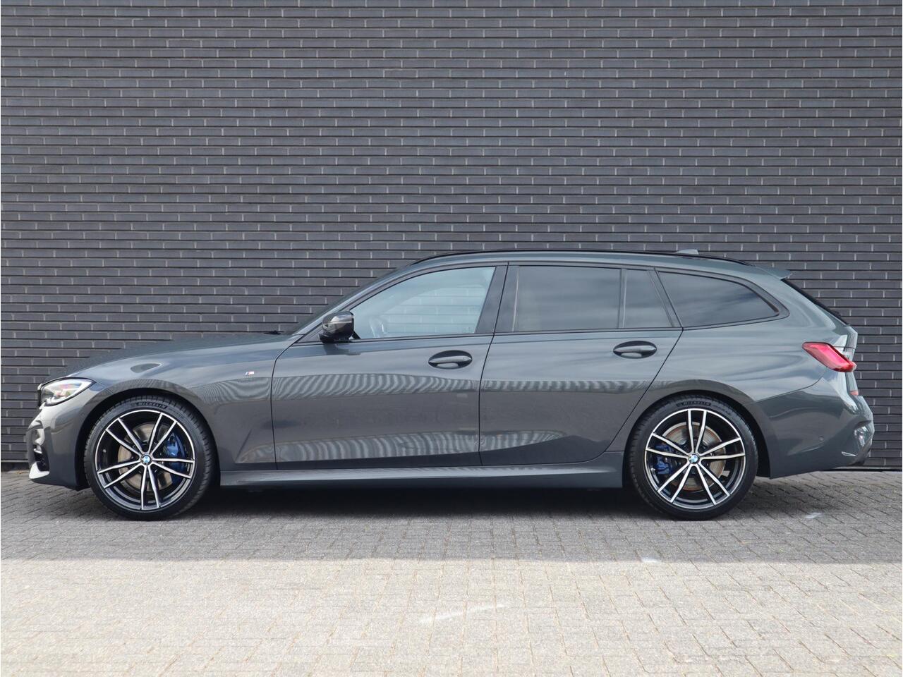 BMW 3-SERIE Touring 320i High Executive M Sport / Panodak / Sportleder / Adaptive Cruise / Apple CarPlay