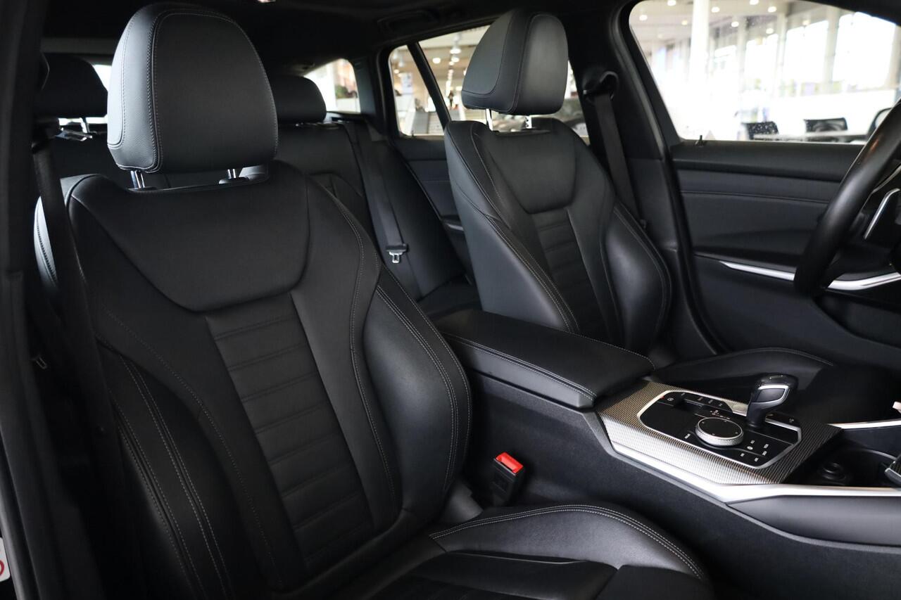 BMW 3-SERIE Touring 318i High Executive | M sportpakket | Parking Pack | Glazen panoramadak | Parking Assistant |