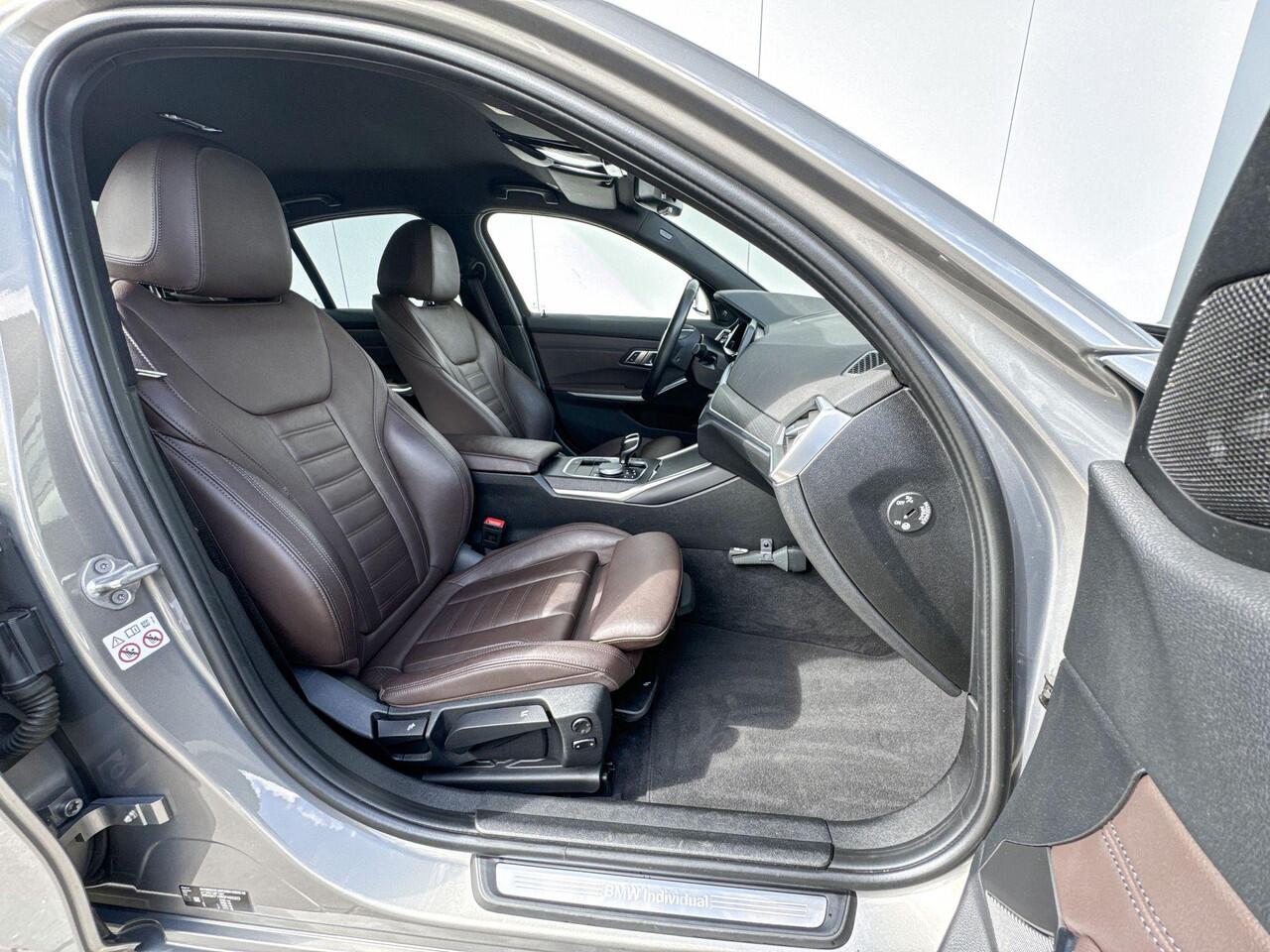 BMW 3-SERIE Sedan 330e High Executive / Harman Kardon / Head Up / Adaptive Cruise Control / Comfort Access / 18 Inch / Trekhaak Zwenkbaar / Selections