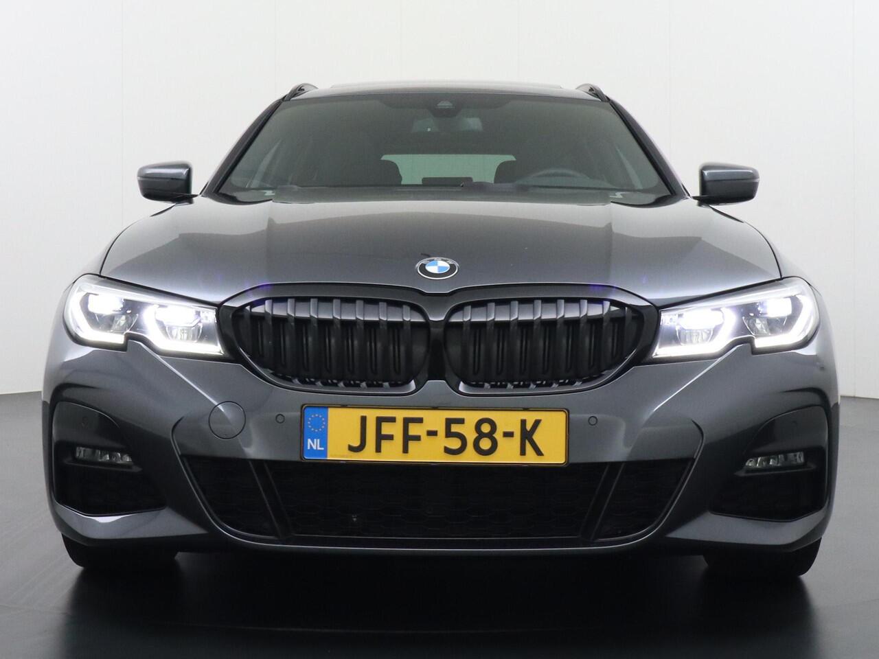 BMW 3-SERIE Touring 330e High Executive M SPORT DEALER ONDERHOUDEN | LASER LED | HRAMAN KARDON | PANORAMADAK