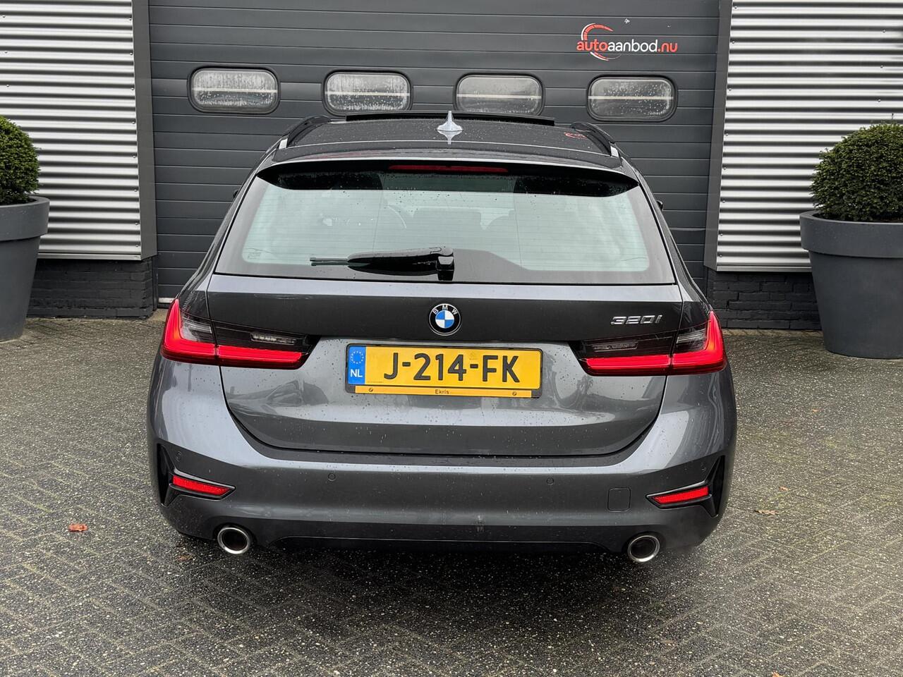 BMW 3-SERIE Touring 320i Executive Edition | Panoramadak | DAB | Carplay | Navigatie | Elektrische Achterklep |