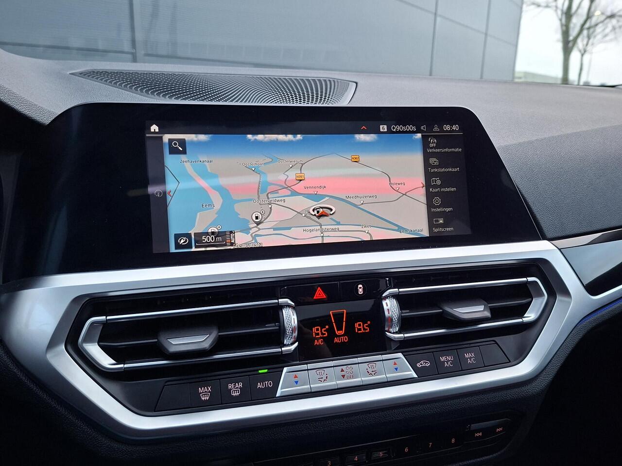 BMW 3-SERIE Touring 320i Executive Edition | Sportline | Pano | Camera