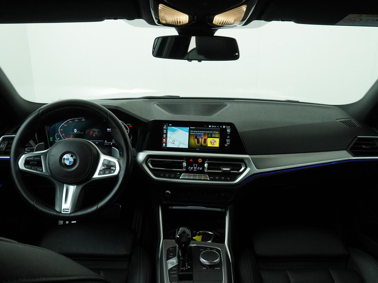 BMW 3-SERIE Touring 320i High Executive Edition | Stoelverwarming | Achteruitrijcamera | Trekhaak |