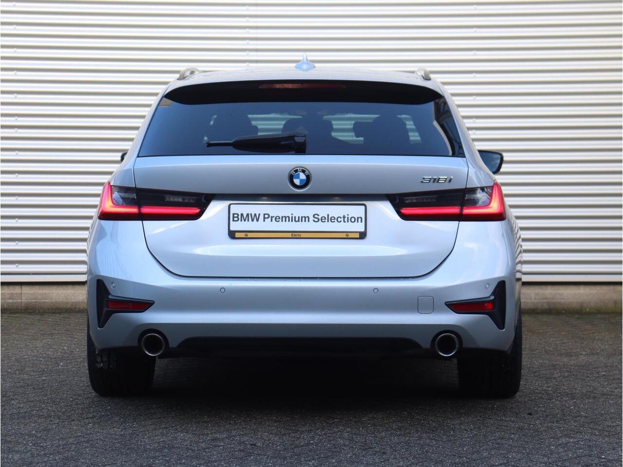 BMW 3-SERIE Touring 318i | Executive | Sport Line | Sportstoelen | Hi-Fi | M Sport Stuurwiel | Climate Control | Getint Glas | 17'' LMV