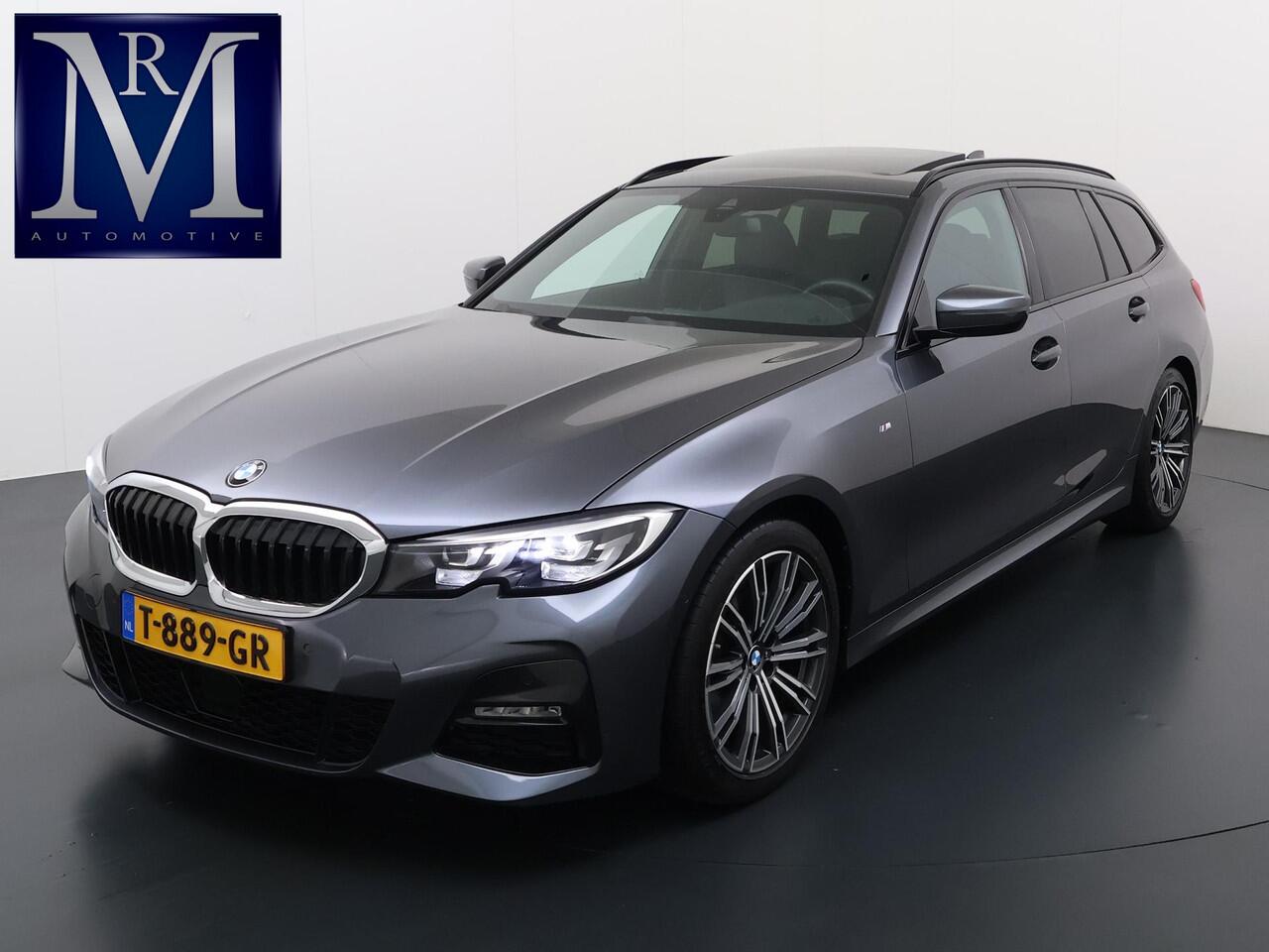 BMW 3-SERIE Touring 320i VAN ¤ 33.900,- VOOR ¤ 29.877,- UW LENTEVOORDEEL ¤ 4.023,-! |M-SPORT| PANO| ADAP. CRUISE| NET GROOT ONDERHOUD GEHAD, RIJKLAAR| ELEK. ACHTERKLEP| CAMERA| INCL. 12 MND BOVAG GARANTIE