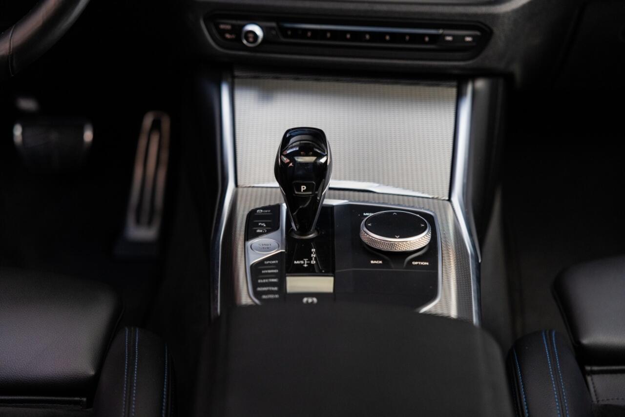 BMW 3-SERIE sedan 3er - 330e M Sport | Shadow | Pano | HuD |