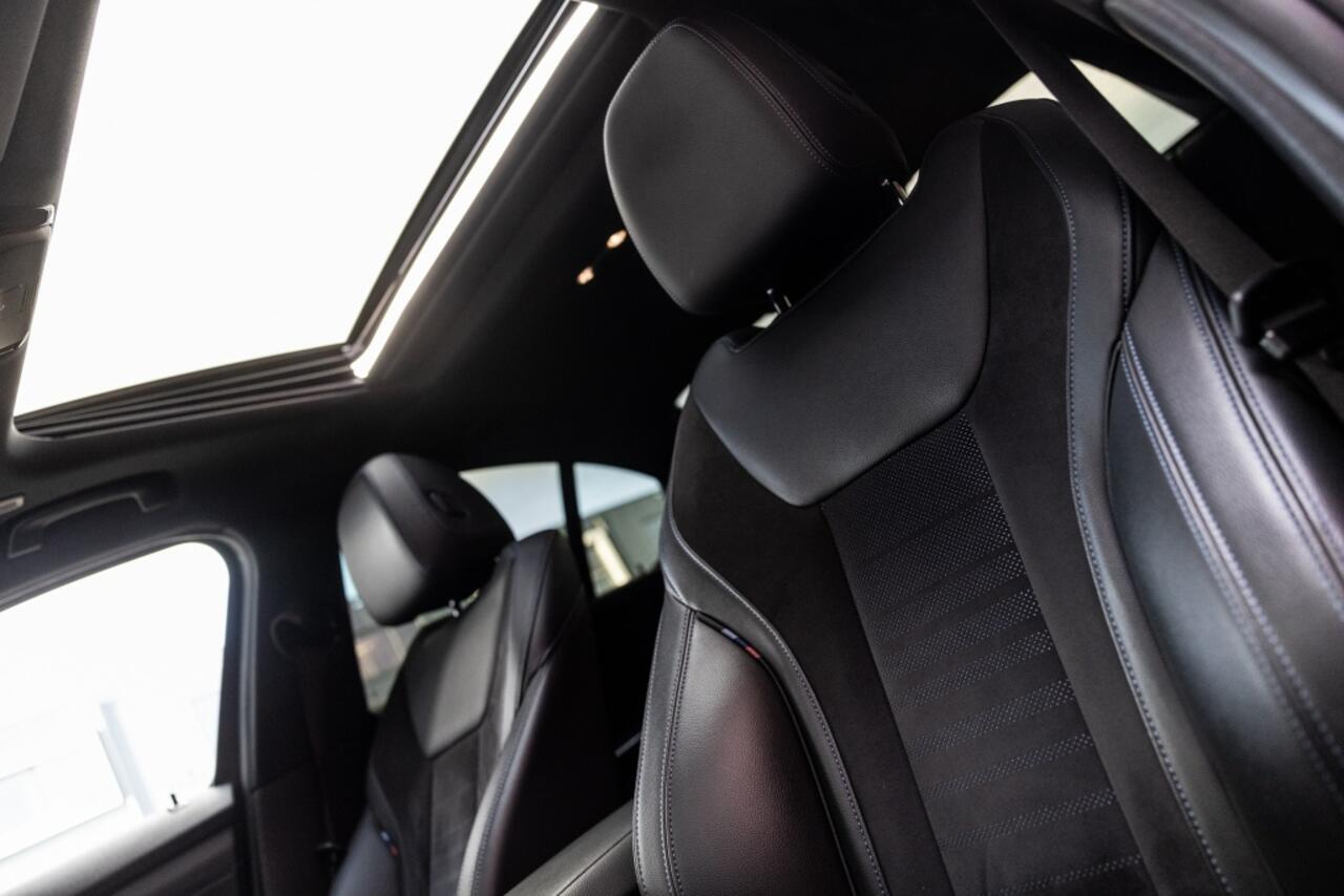 BMW 3-SERIE sedan 3er - 330e M Sport | Shadow | Pano | HuD |