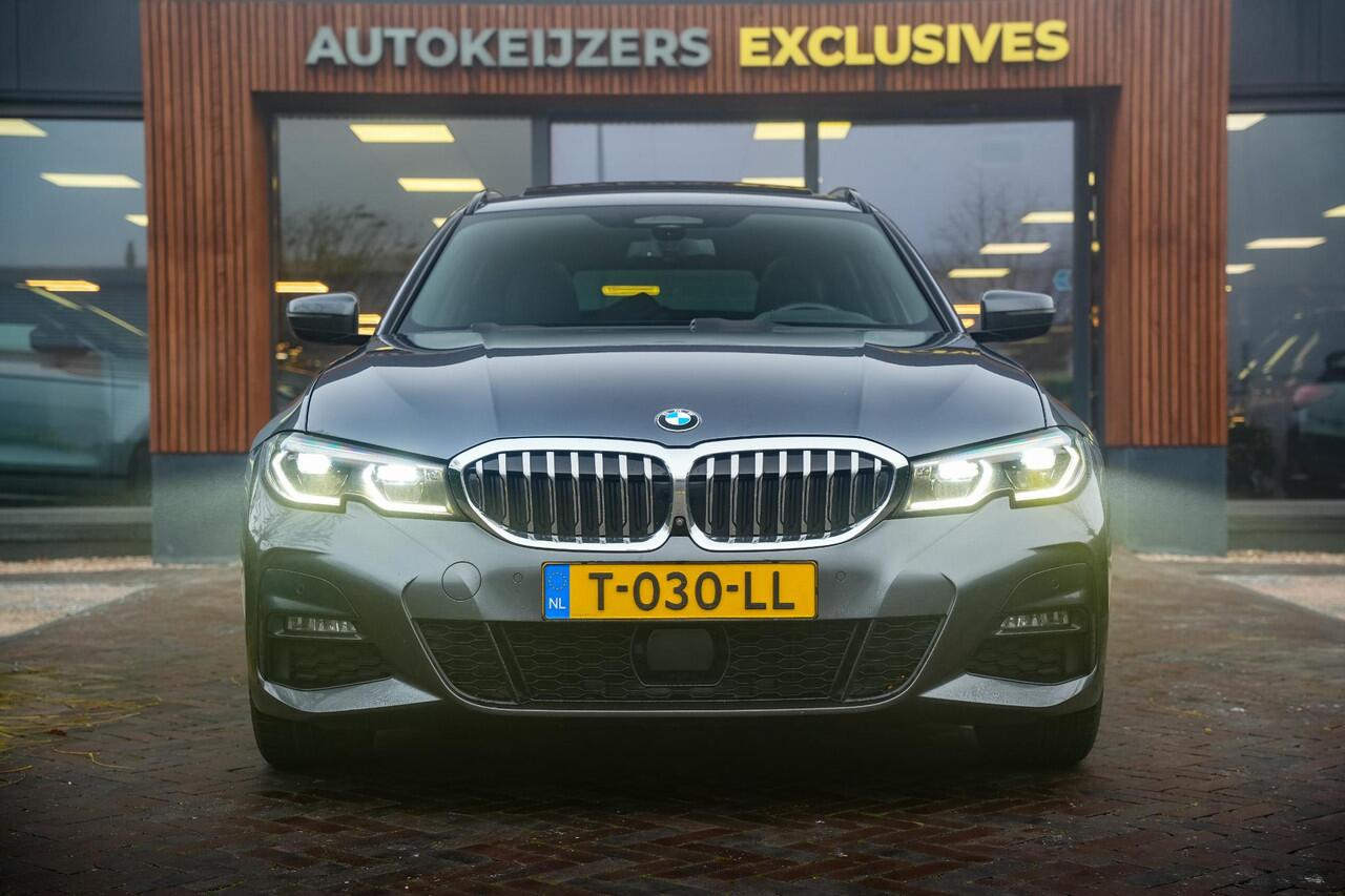 BMW 3-SERIE Touring 330e High Executive M Sport Panodak Harman Kardon HUD Leer Alcantara