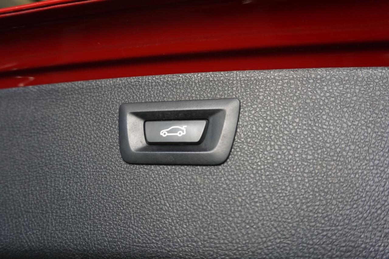 BMW 3-SERIE Touring 318iM Sport Corporate Lease | Navigatie | Leder | Stoelverw.