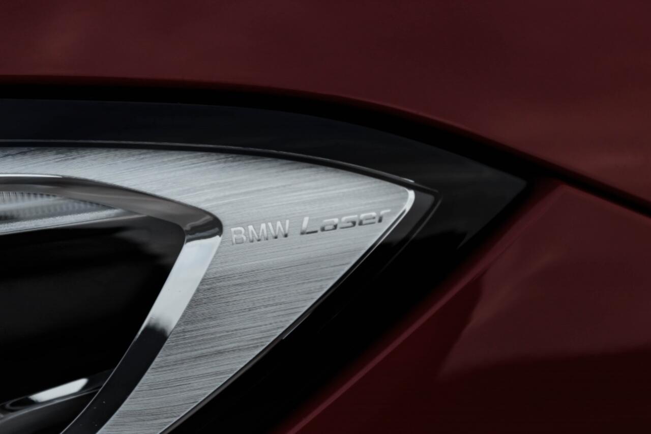 BMW 3-SERIE touring 330 e Sport Line Invidual | Laser | Pano | 360 | Harman Kardon