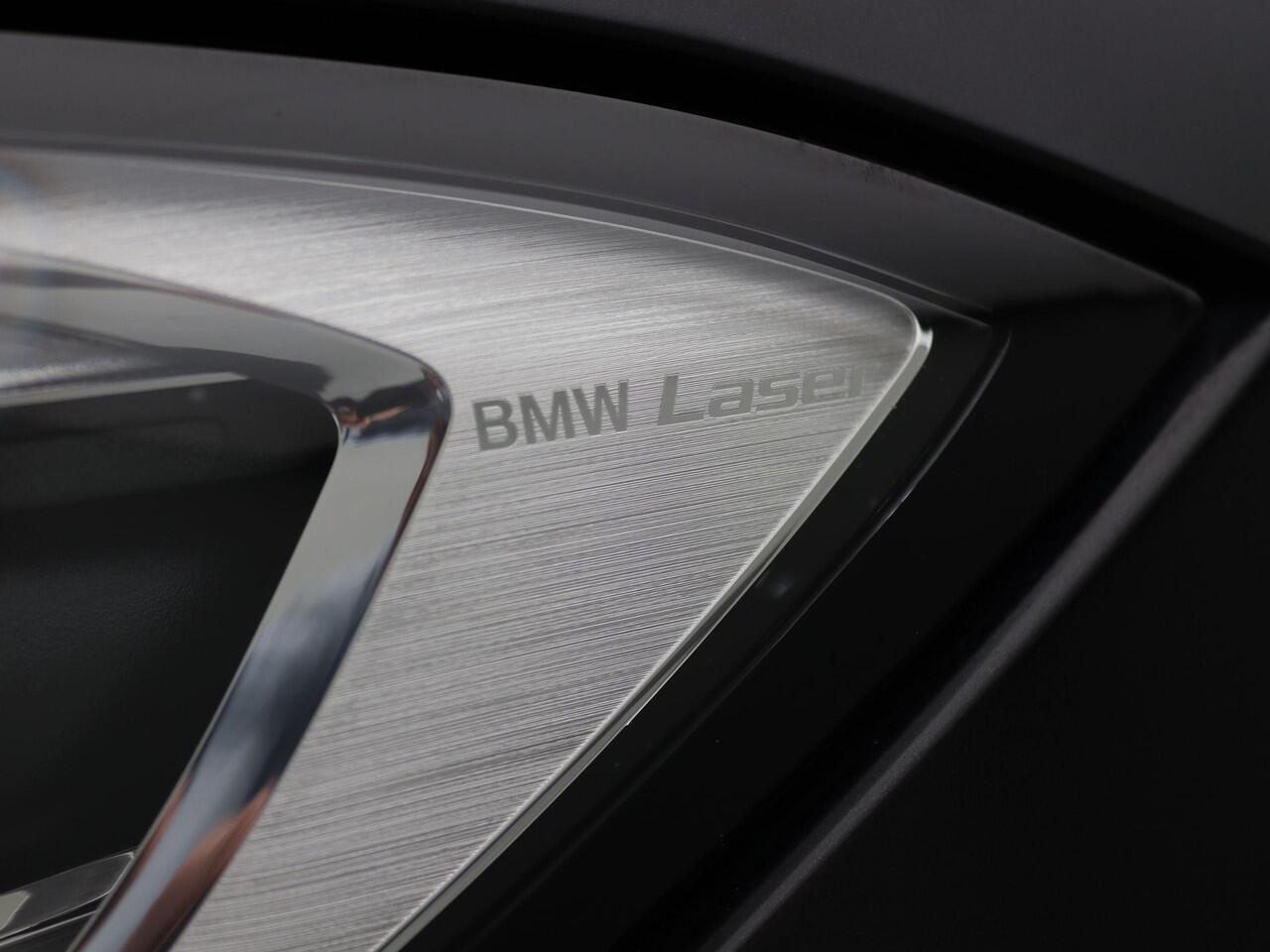 BMW 3-SERIE Touring M340i xDrive High Executive | Stuurwielrand Verwarmd | Panoramadak | Elektrisch Verstelbare Sportstoelen | Driving Assistant | Laserlight | Head-Up Display | Harman Kardon | 19''