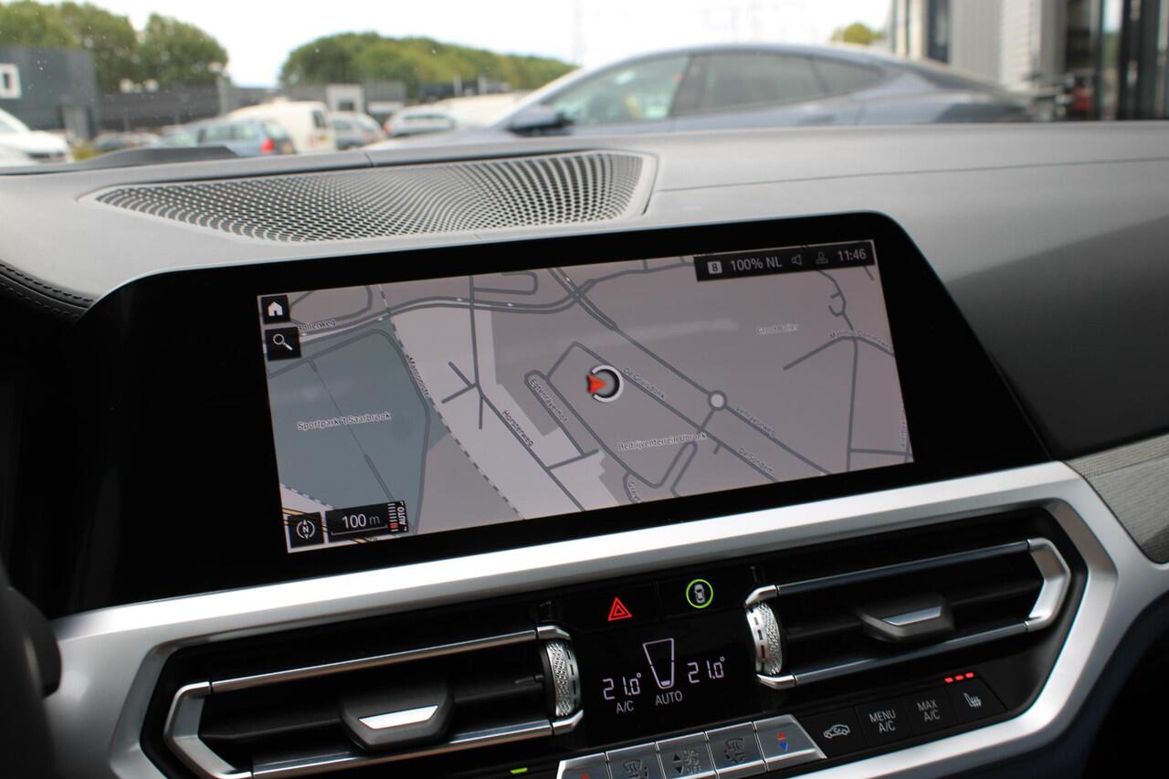 BMW 3-SERIE Touring M340i xDrive First Edition Pano | Trekhaak | Camera | Comfort Access | Memory | Driving Assistent Professional | HeadUp | Laser | Frozen Grey | Dealer Onderhouden | Uniek! Concoursstaat! Nieuwprijs ¤109,376,00