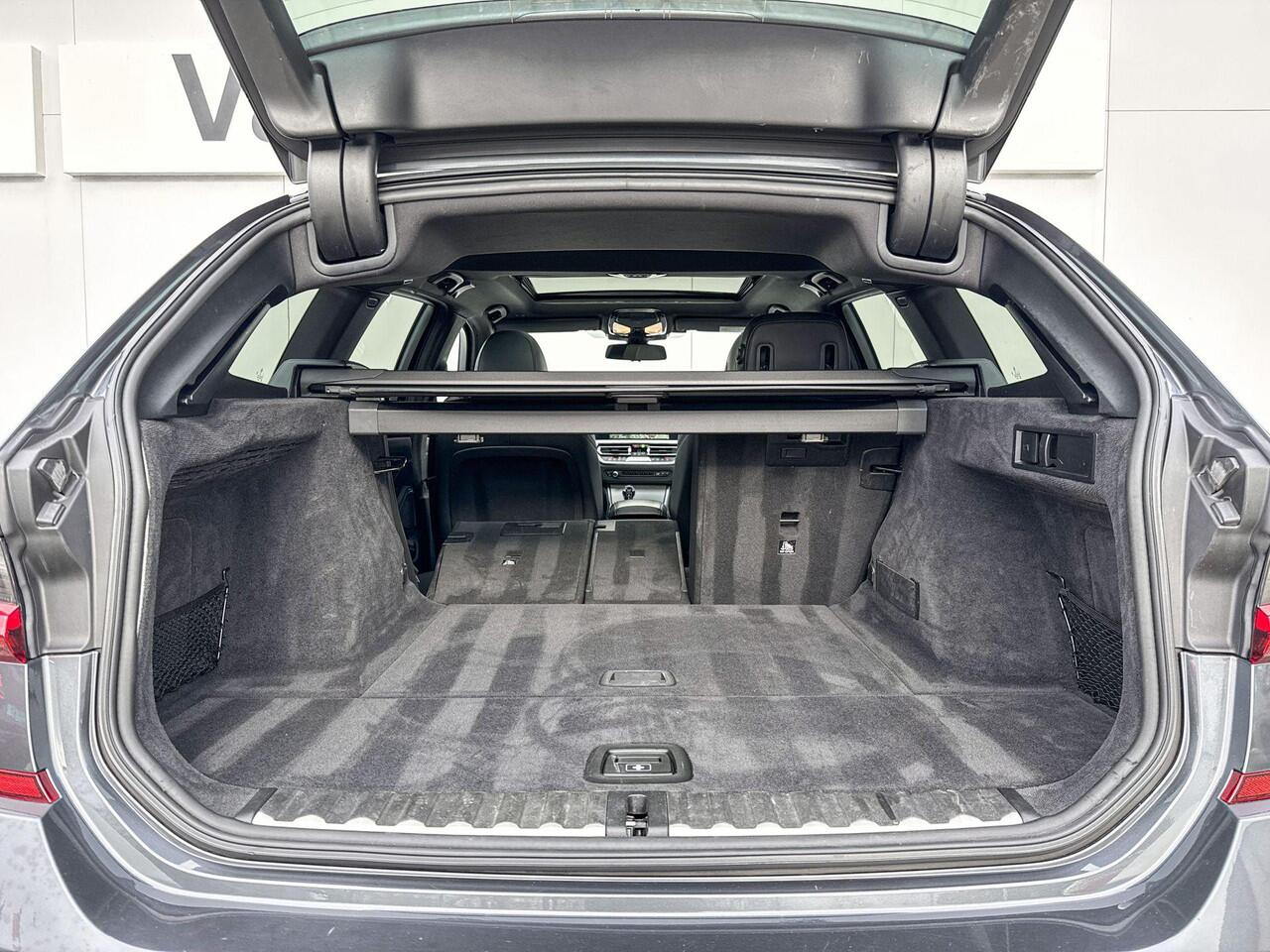 BMW 3-SERIE Touring 330i High Executive | M Sport | Panoramadak