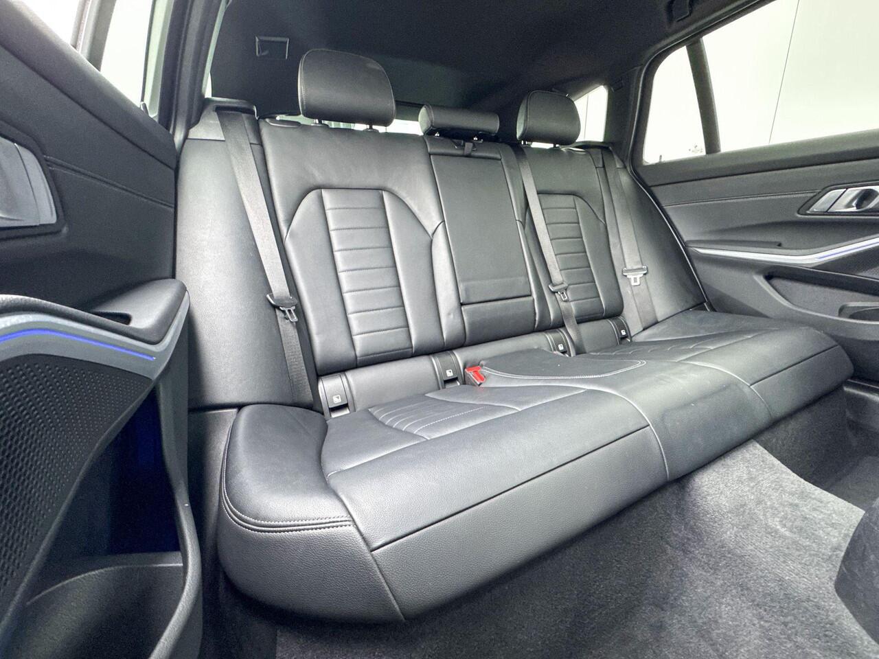 BMW 3-SERIE Touring 330i High Executive | M Sport | Panoramadak