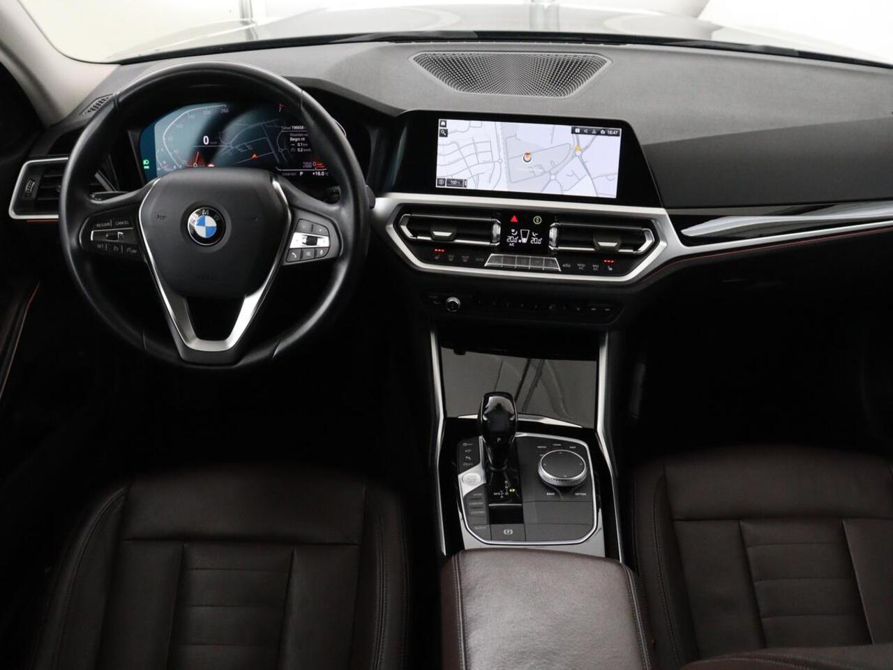 BMW 3-SERIE 330i High Executive Edition | 360 Camera | Leder | Harman/Kardon | Stoelverwarming | Camera | Carplay | Keyless | Live Cockpit | Navigatie | Full LED