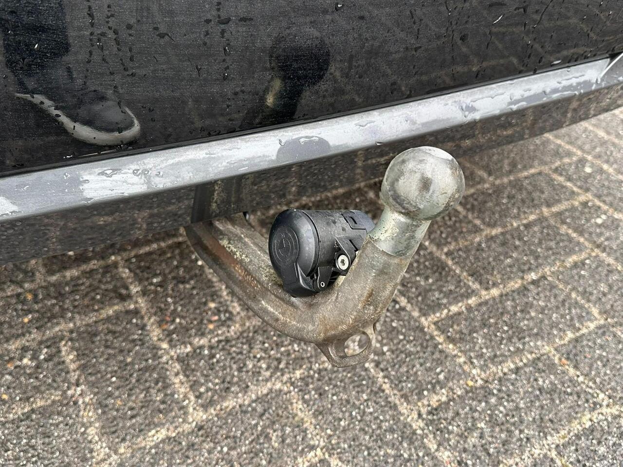 BMW 3-SERIE 330e | Trekhaak wegklapbaar | Nieuwe banden | Climate | CC | Leder Stof |