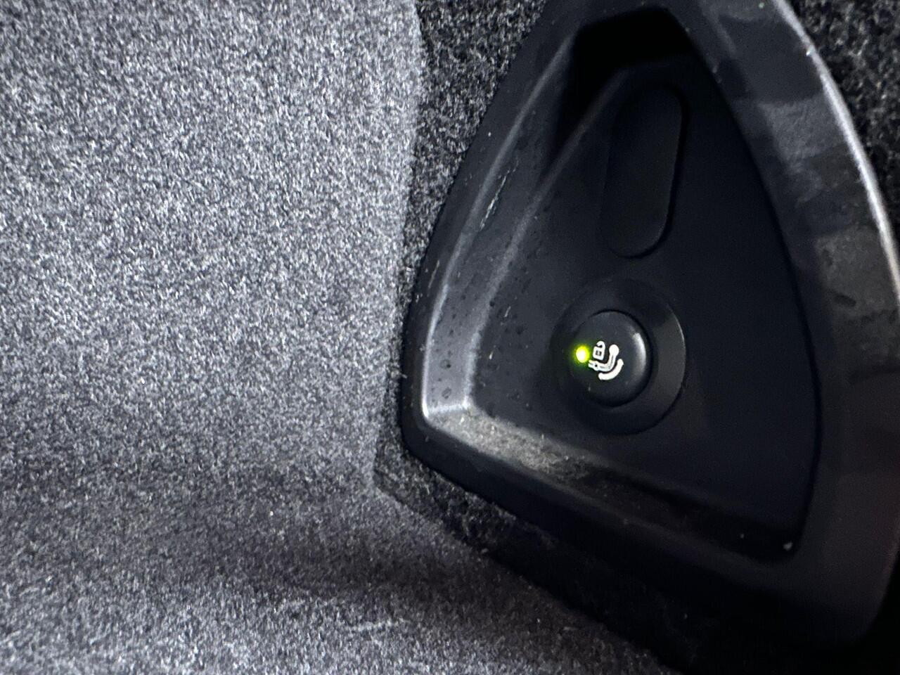 BMW 3-SERIE 330e | Trekhaak wegklapbaar | Nieuwe banden | Climate | CC | Leder Stof |