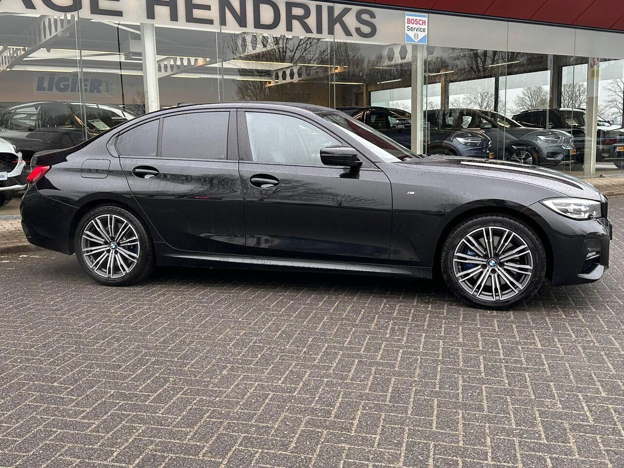 BMW 3-SERIE 330e | Trekhaak wegklapbaar | Nieuwe banden | Climate | CC | Leder Stof |