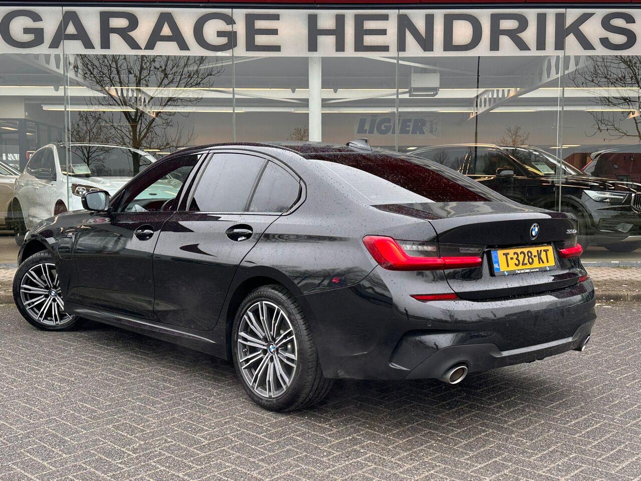 BMW 3-SERIE 330e | Trekhaak wegklapbaar | Nieuwe banden | Climate | CC | Leder Stof |