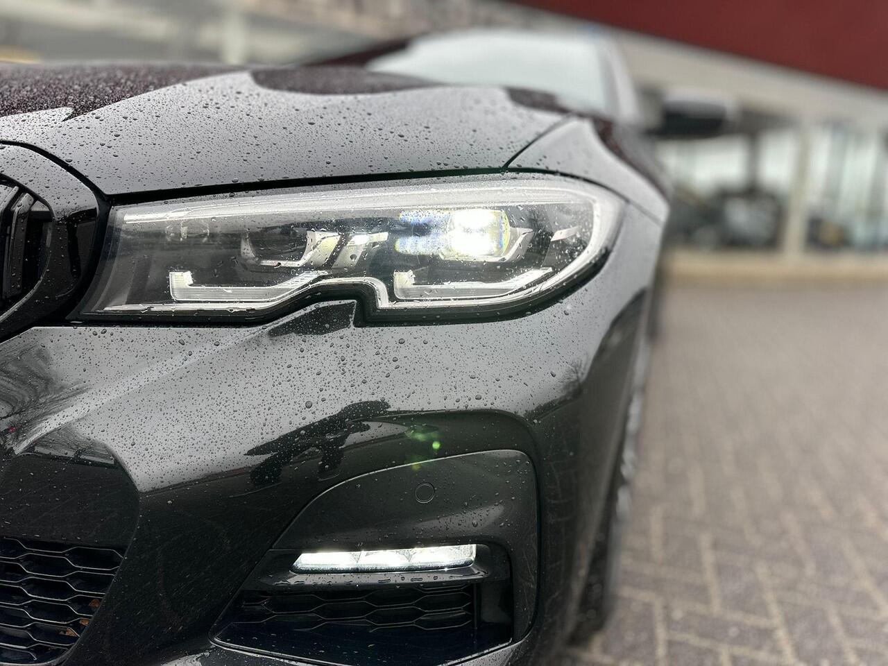 BMW 3-SERIE 330e | Trekhaak wegklapbaar | Nieuwe banden | Climate | CC | Leder Stof |