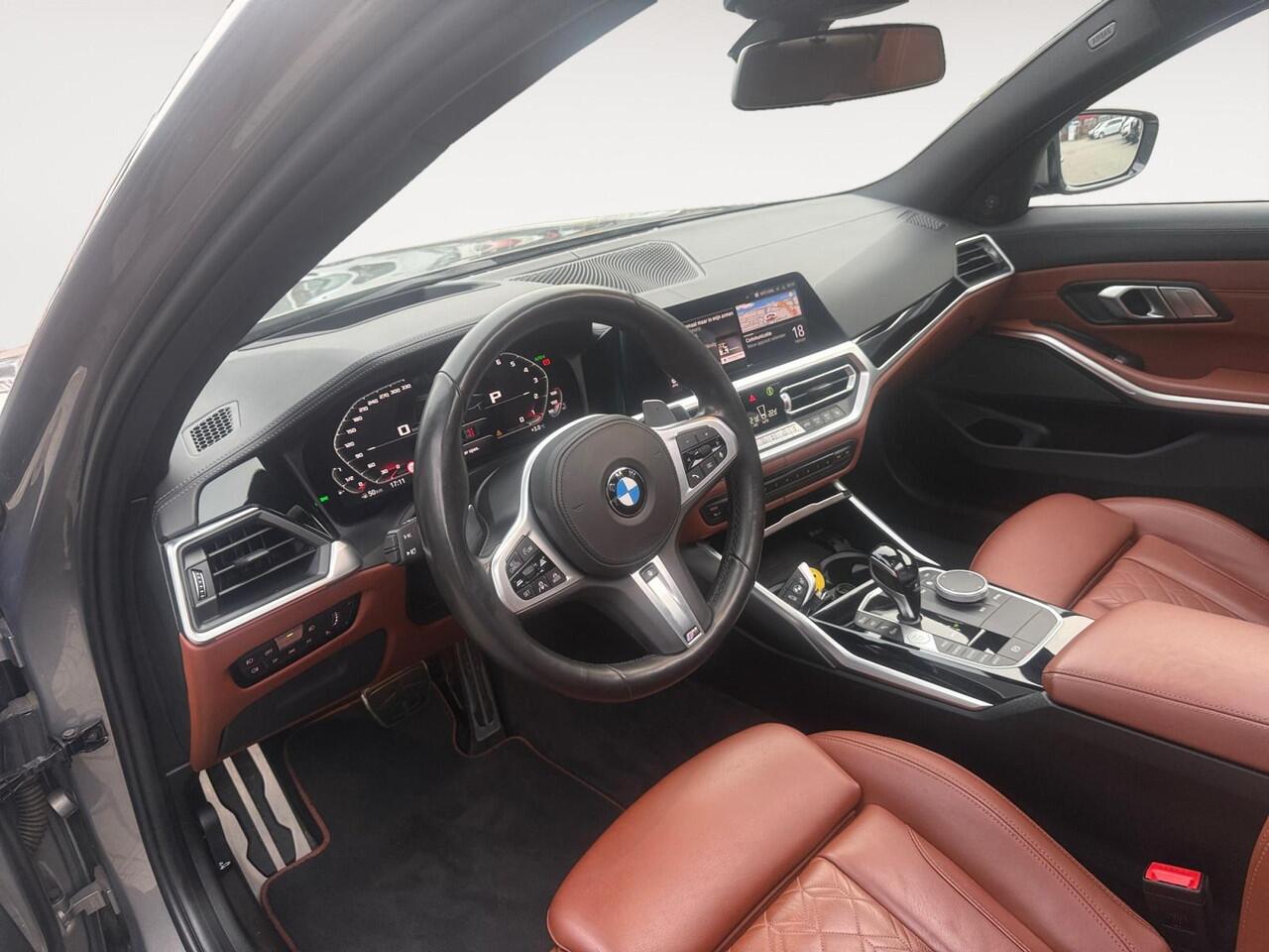 BMW 3-SERIE 330i High Executive Edition | Automaat | M-Sport | Schuif-Kantel Dak | Harman Kardon | 360* Camera | Dealer Onderhouden | Stuur/Stoel Verwarming | Apple Carplay/Android Auto