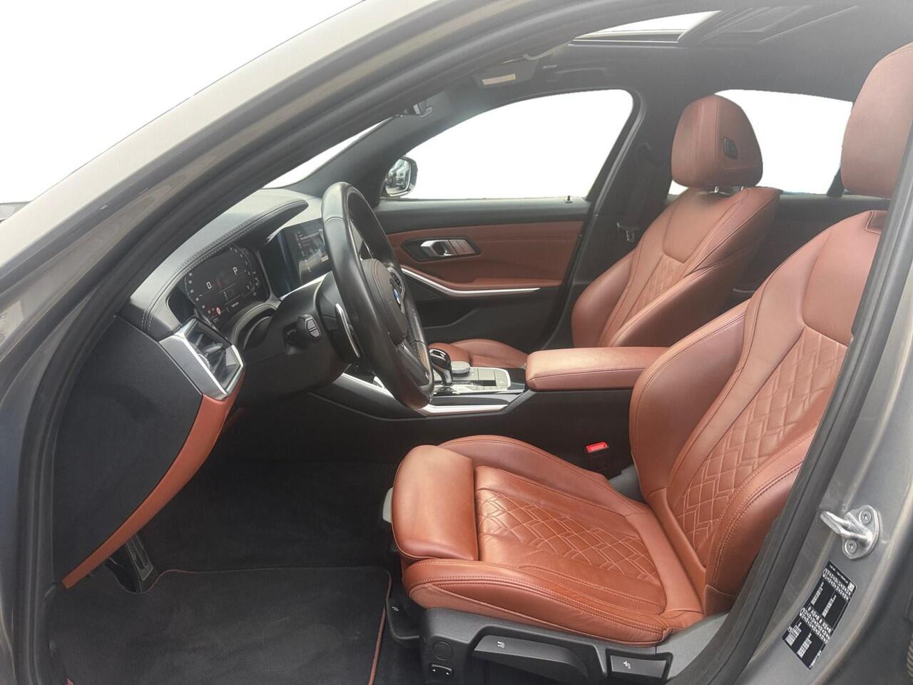 BMW 3-SERIE 330i High Executive Edition | Automaat | M-Sport | Schuif-Kantel Dak | Harman Kardon | 360* Camera | Dealer Onderhouden | Stuur/Stoel Verwarming | Apple Carplay/Android Auto