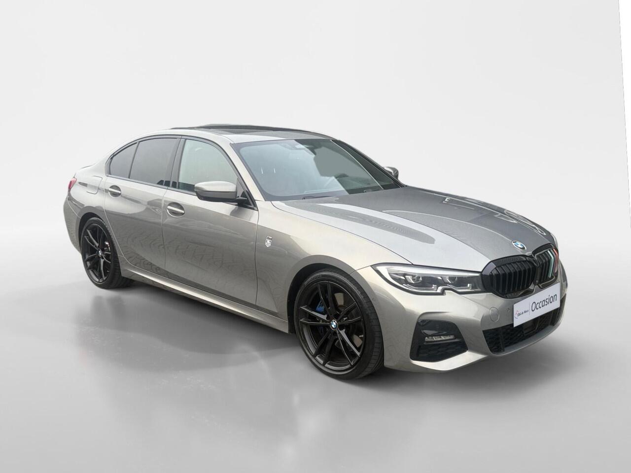 BMW 3-SERIE 330i High Executive Edition | Automaat | M-Sport | Schuif-Kantel Dak | Harman Kardon | 360* Camera | Dealer Onderhouden | Stuur/Stoel Verwarming | Apple Carplay/Android Auto