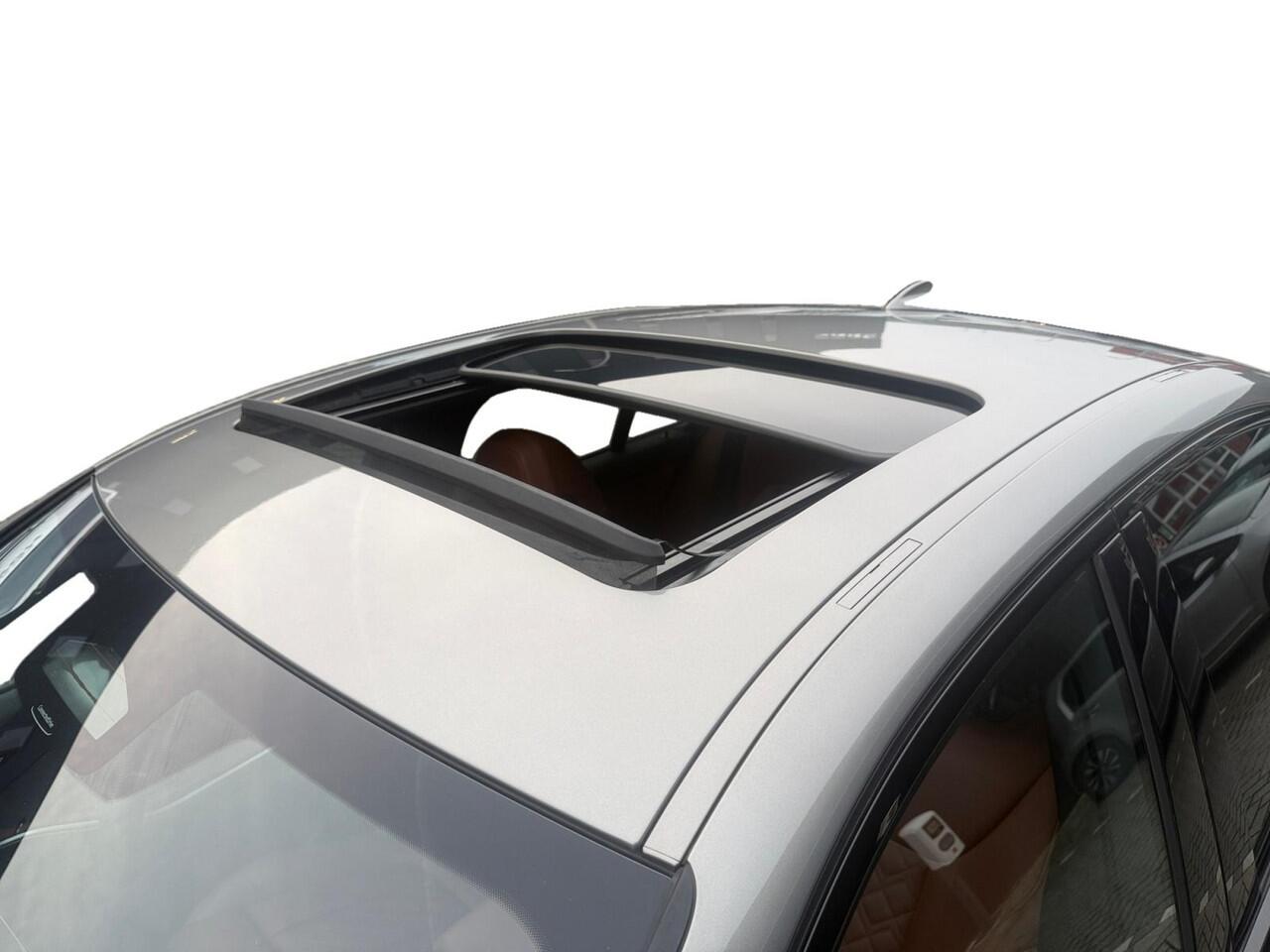 BMW 3-SERIE 330i High Executive Edition | Automaat | M-Sport | Schuif-Kantel Dak | Harman Kardon | 360* Camera | Dealer Onderhouden | Stuur/Stoel Verwarming | Apple Carplay/Android Auto