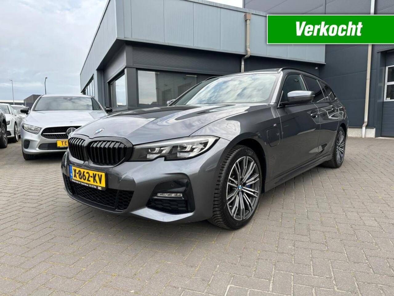 BMW 3-SERIE 330e Touring M-Sport High Executive Camera schuifdak