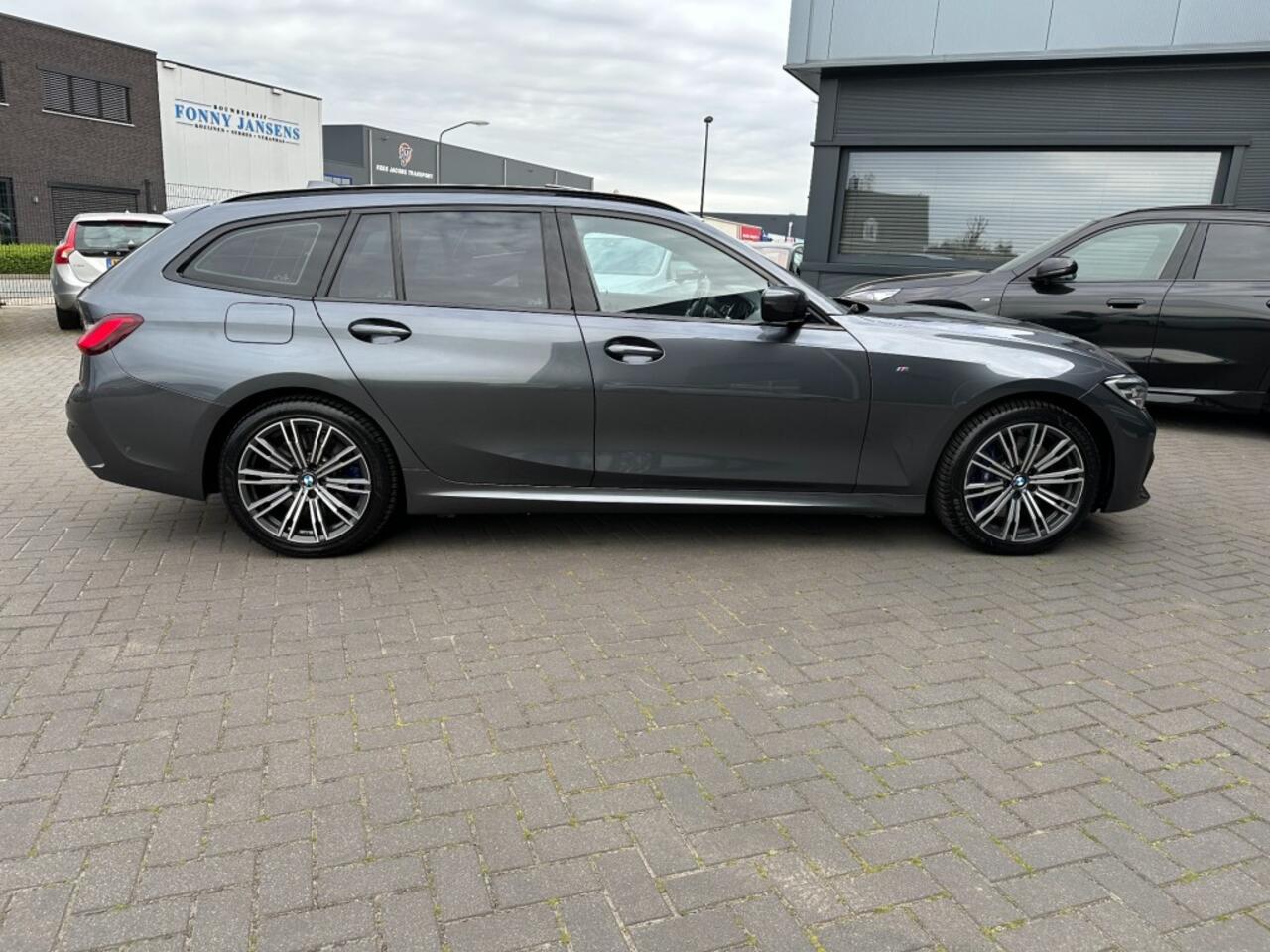BMW 3-SERIE 330e Touring M-Sport High Executive Camera schuifdak