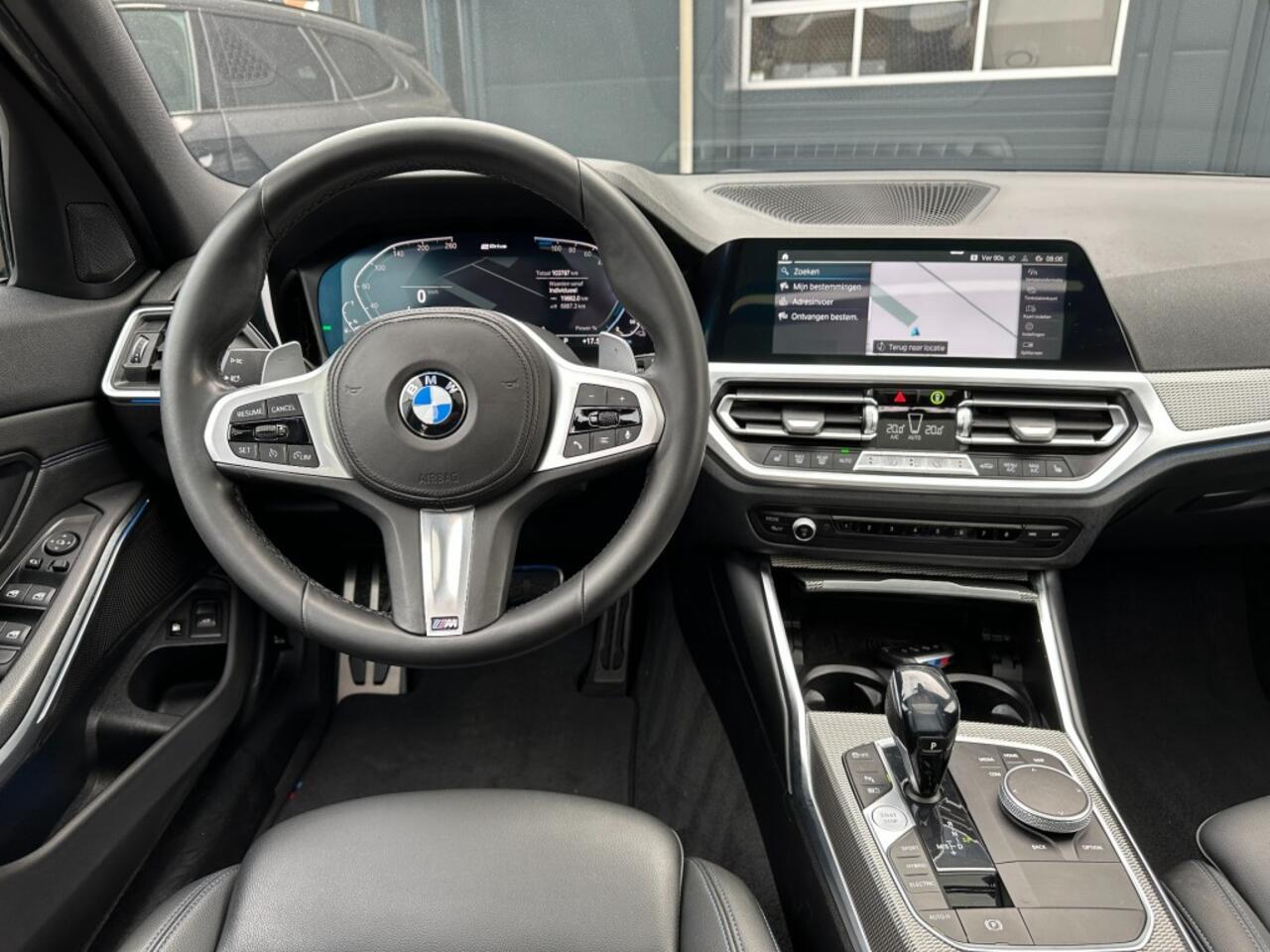 BMW 3-SERIE 330e Touring M-Sport High Executive Camera schuifdak