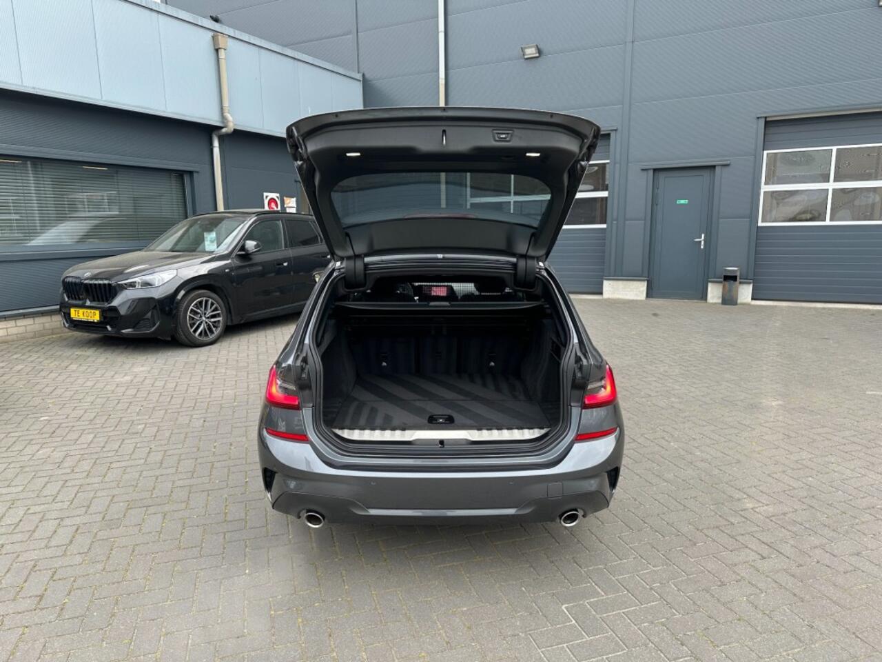 BMW 3-SERIE 330e Touring M-Sport High Executive Camera schuifdak
