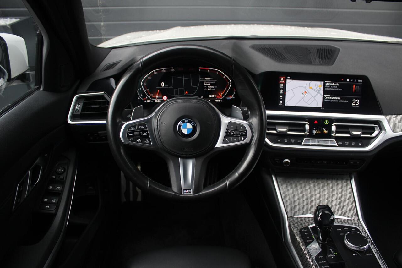 BMW 3-SERIE Touring 330i M-Sport | Adaptieve Cruise Control | Elektrische Stoelen | Nette Auto