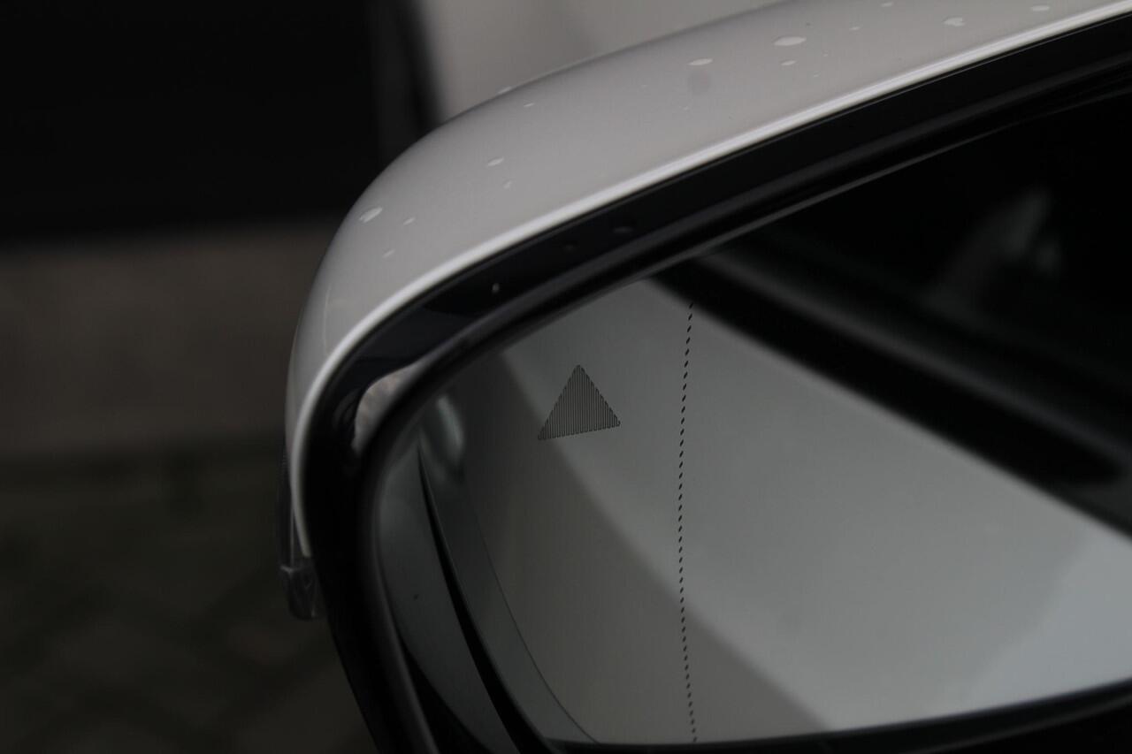 BMW 3-SERIE Touring 330i M-Sport | Adaptieve Cruise Control | Elektrische Stoelen | Nette Auto