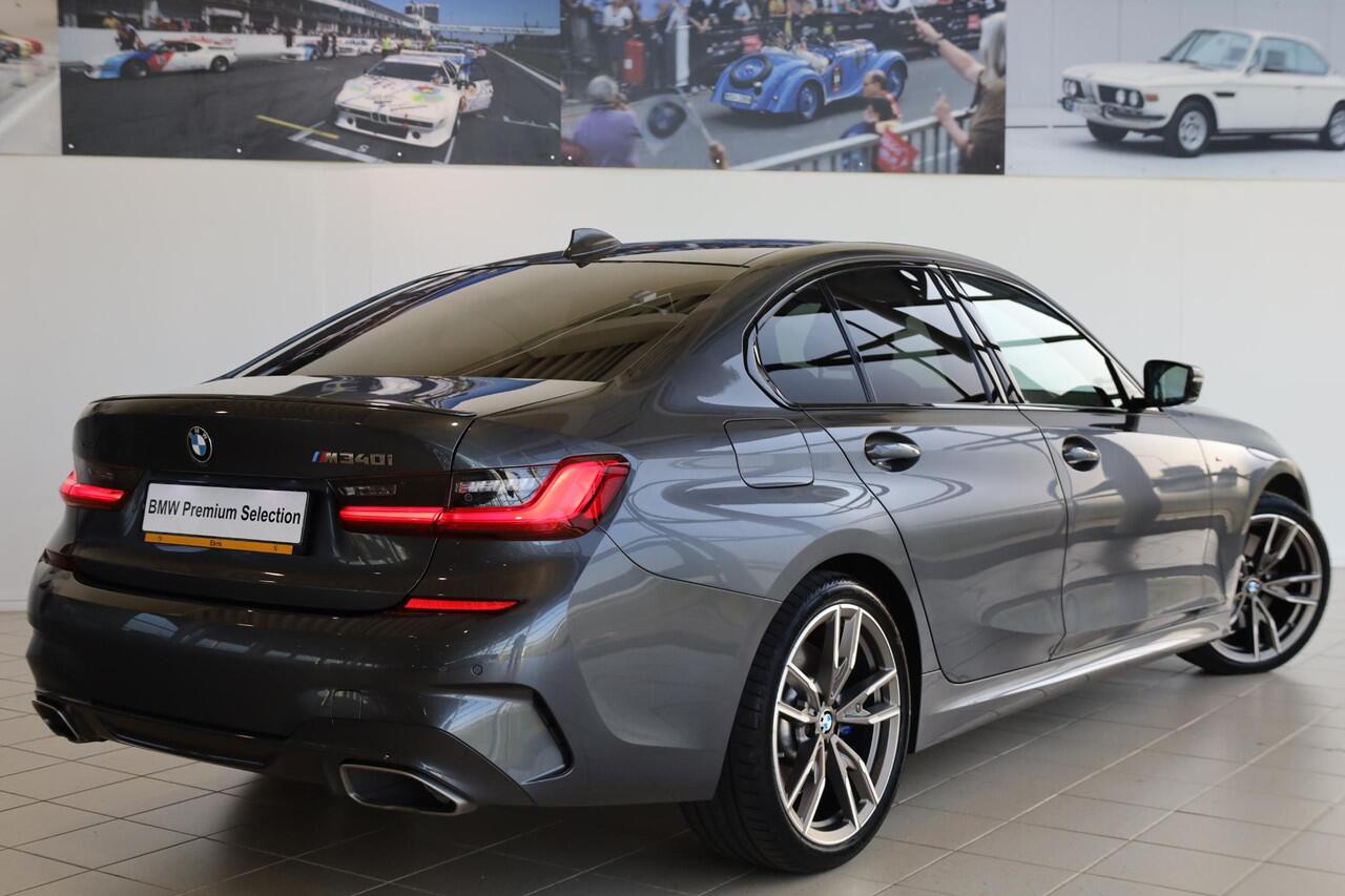 BMW 3-SERIE Sedan M340i xDrive | Head-Up | HiFi | Parkeersensoren | Head - Up Display | Cruise Control | Lentevoordeel