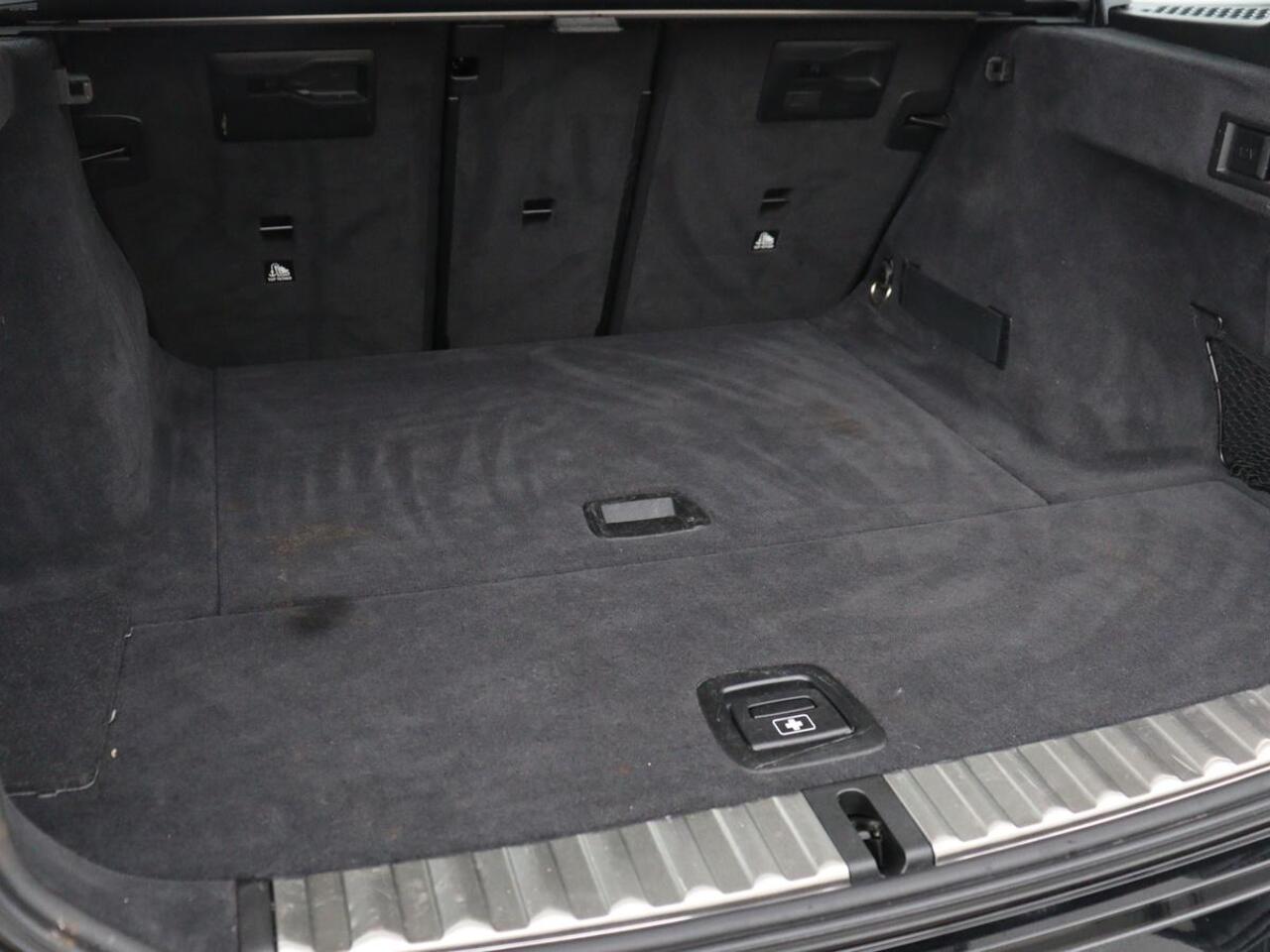 BMW 3-SERIE 320i Executive Edition | Panoramadak | Carplay | Navigatie | Live Cockpit | Full LED | Parkeerhulp | Cruise control | Climate control