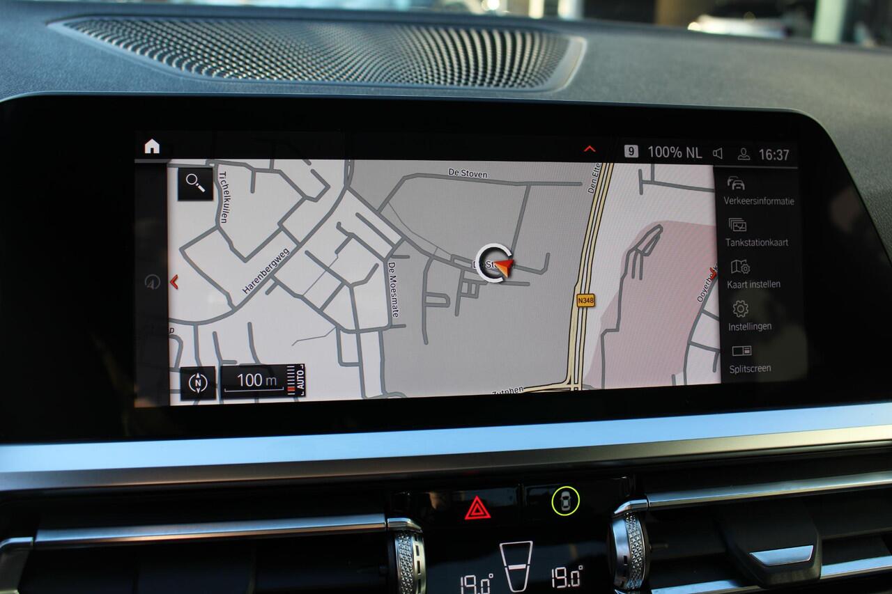 BMW 3-SERIE 320i High Executive Edition | M Sport Pakket | Harman Kardon | Adaptieve Cruise | Stoel en Stuurverwarming | PDC voor en achter |